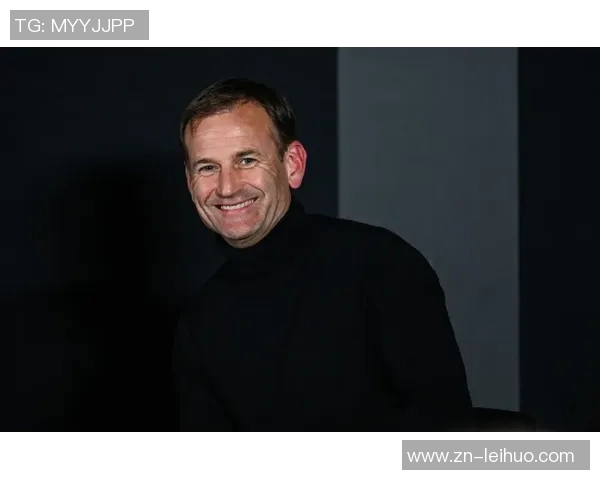 意媒报道齐尔克泽缺席曼联首练并点赞老乡马伦加盟罗马动态