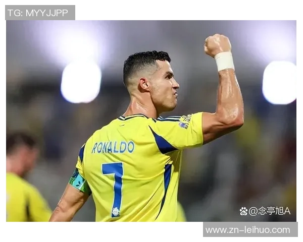 C罗训练中展现灿烂笑容期待新赛季精彩表现和更多进球挑战